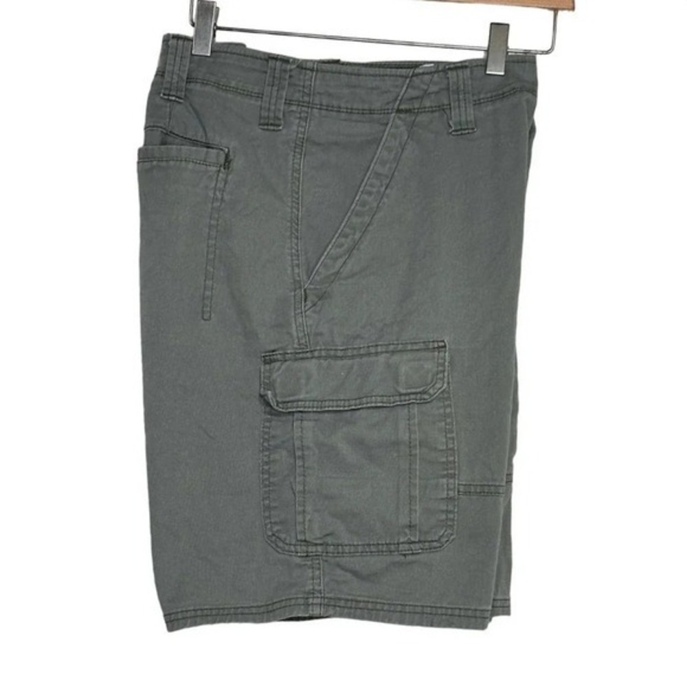 Wrangler Authentic men's 36 distressed army‎ green cargo cotton/spandex shorts